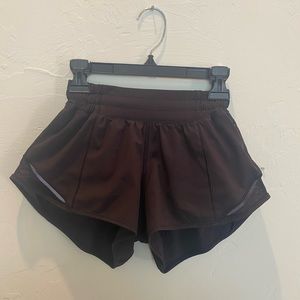 size zero 2.5 inch black lululemon hotty hot shorts